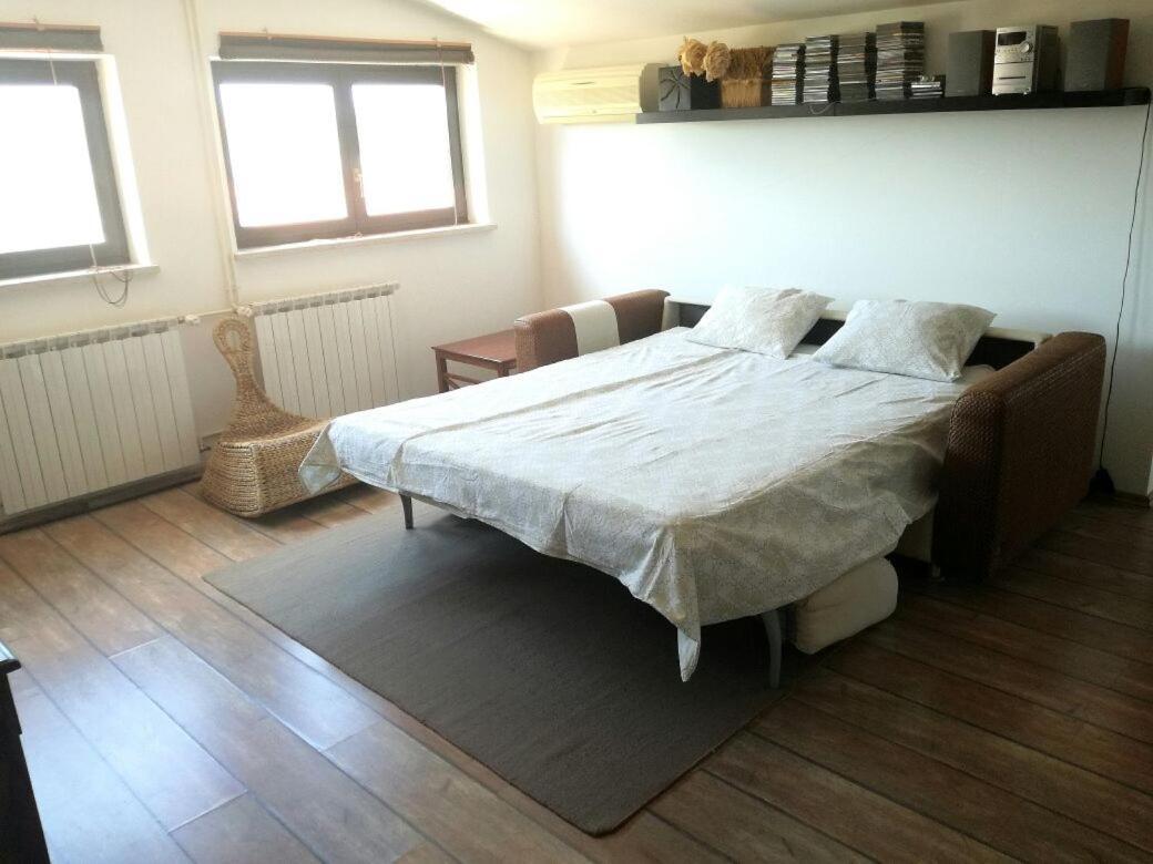 Nice, Cosy Studio Apartment With Shared Outdoor Pool 반졸레 외부 사진