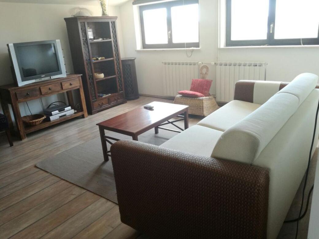 Nice, Cosy Studio Apartment With Shared Outdoor Pool 반졸레 외부 사진