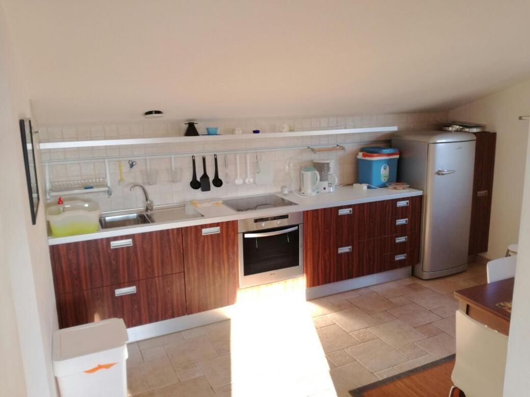 Nice, Cosy Studio Apartment With Shared Outdoor Pool 반졸레 외부 사진